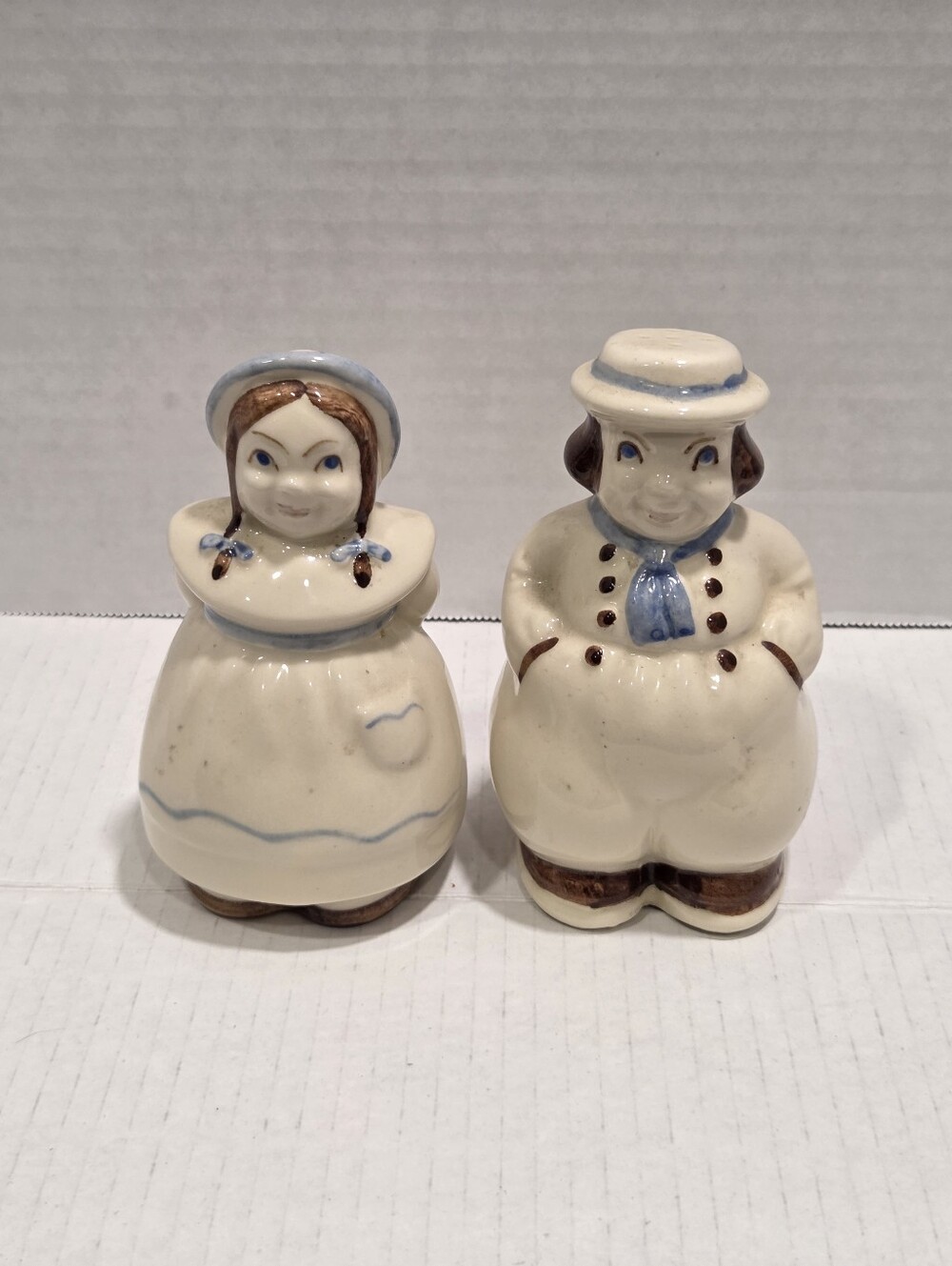 Shawnee Pottery Dutch Boy and Girl Salt And Pepper Shakers